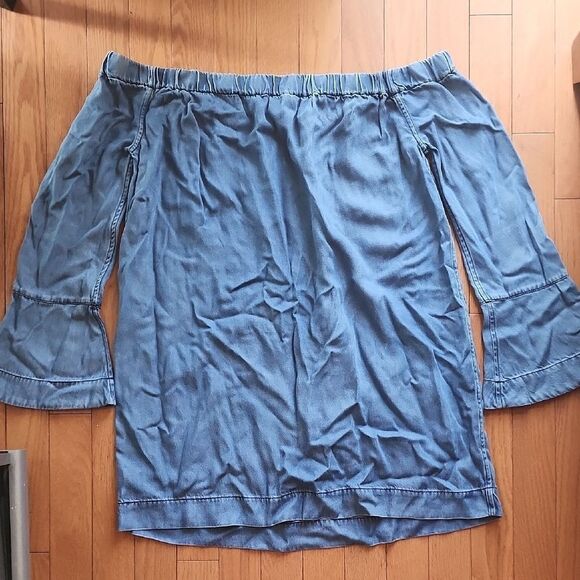 7 For All Mankind Denim Off-Shoulder Blouse - Picture 5 of 5